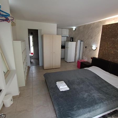 Azalea Garden Apartment With Mountain View Kremastí Екстериор снимка