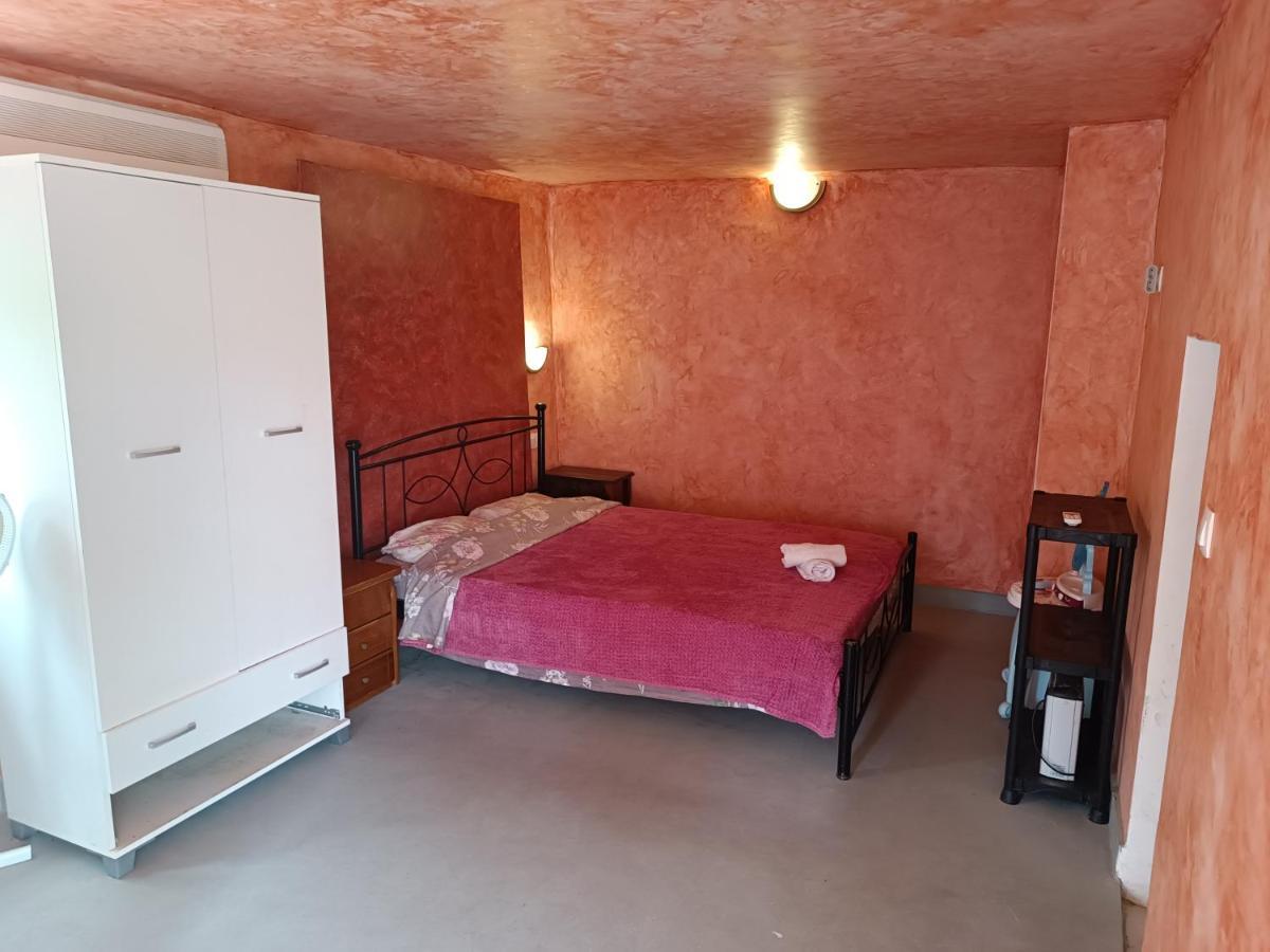 Azalea Garden Apartment With Mountain View Kremastí Екстериор снимка