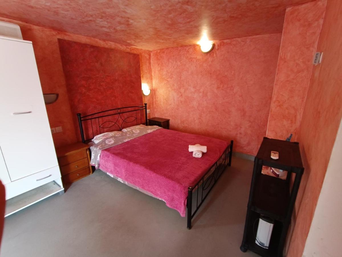 Azalea Garden Apartment With Mountain View Kremastí Екстериор снимка